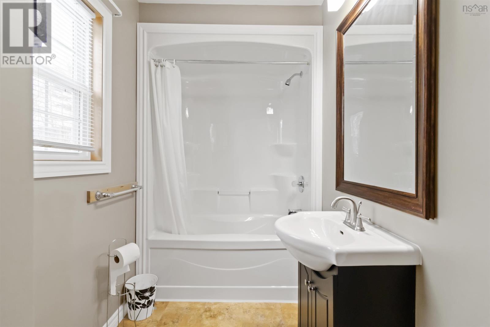 112 North Street, Bridgewater, Nova Scotia  B4V 2V6 - Photo 23 - 202602628