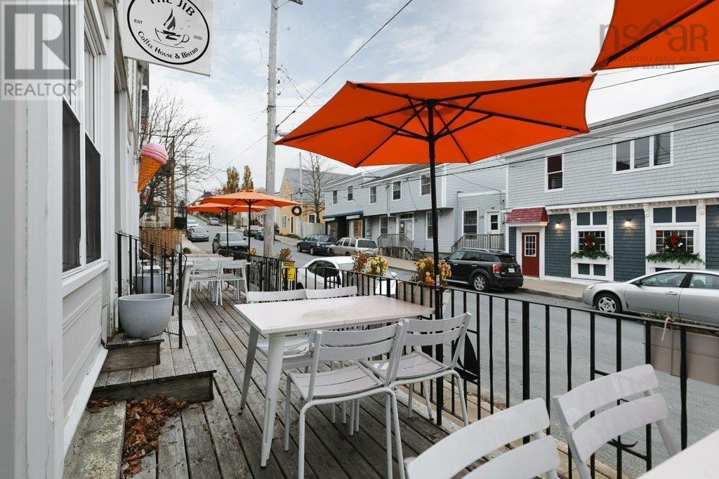 43 Queen Street, Chester, Nova Scotia  B0J 1J0 - Photo 3 - 202602659