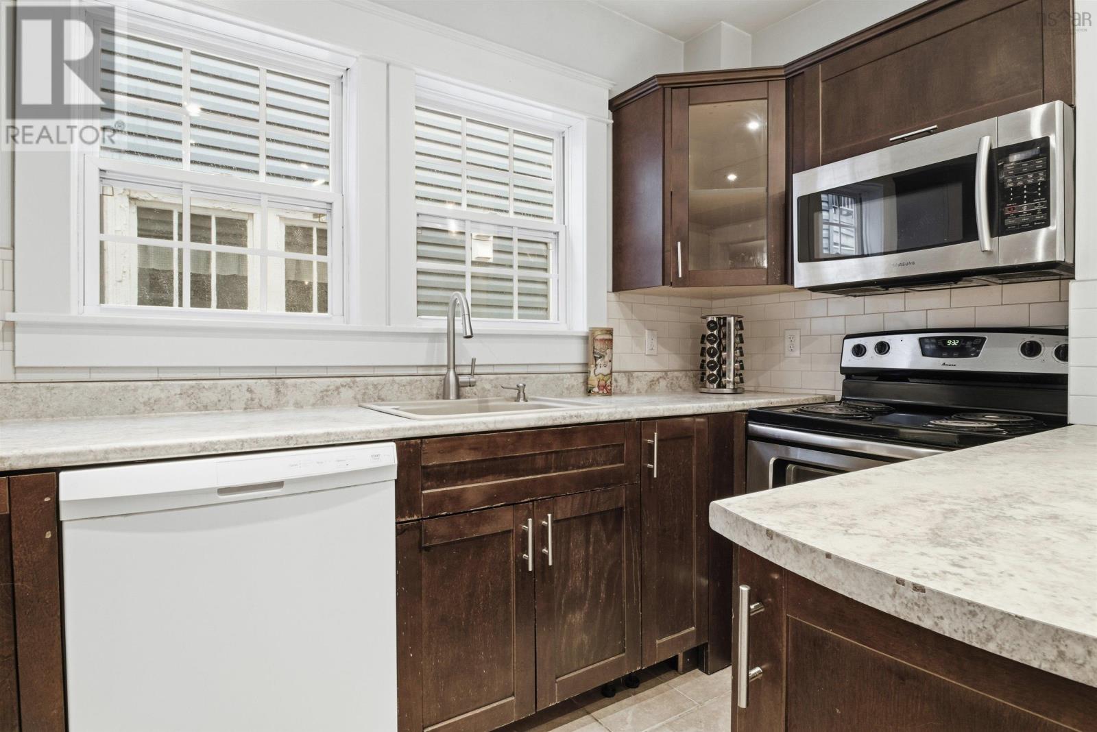 6229-6231 Allan Street, Halifax, Nova Scotia  B3L 1G6 - Photo 10 - 202602726