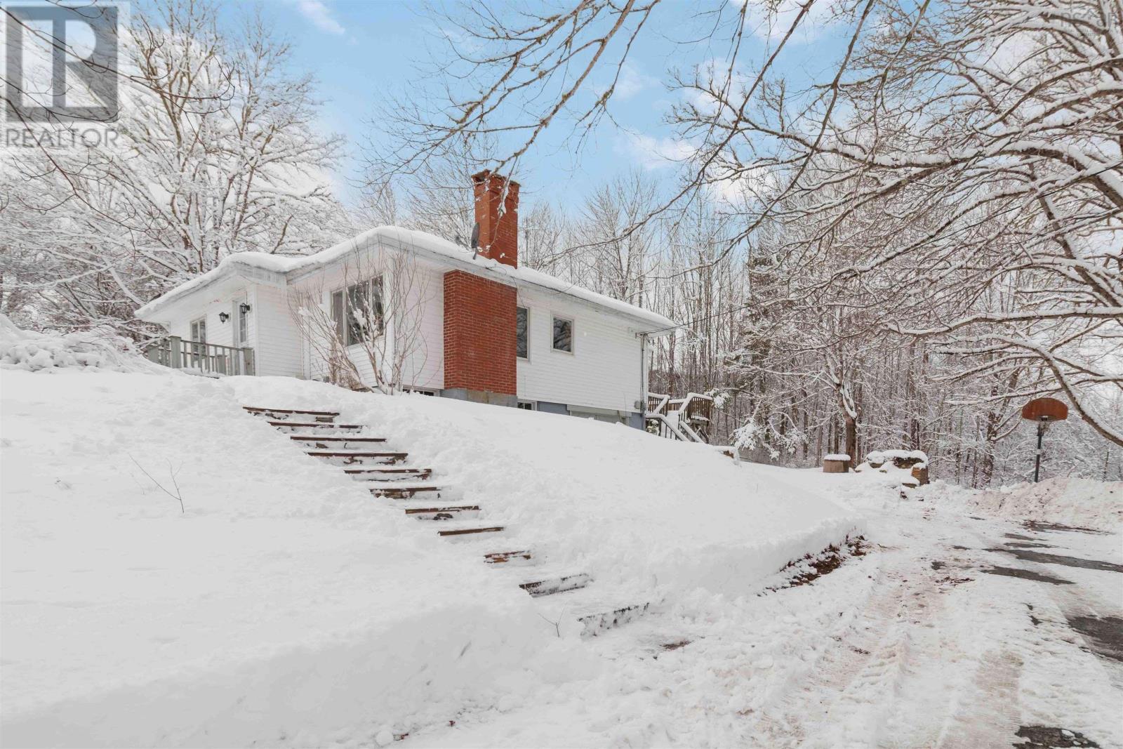 10 West Caledonia Road, Caledonia, Nova Scotia  B0T 1B0 - Photo 2 - 202602735