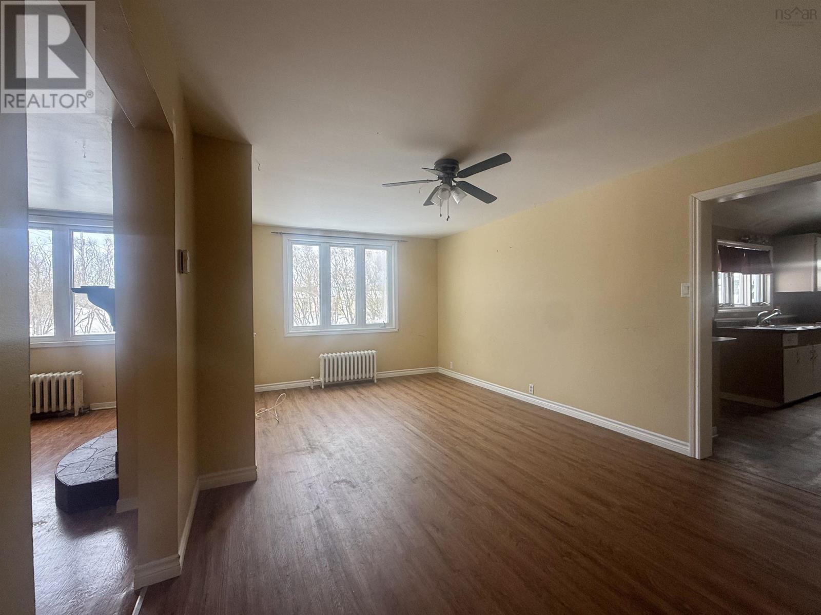 3464 Warren Ave, New Waterford, Nova Scotia  B1H 1R7 - Photo 4 - 202602851