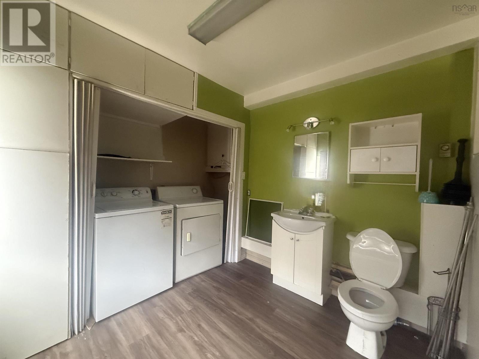 3464 Warren Ave, New Waterford, Nova Scotia  B1H 1R7 - Photo 5 - 202602851