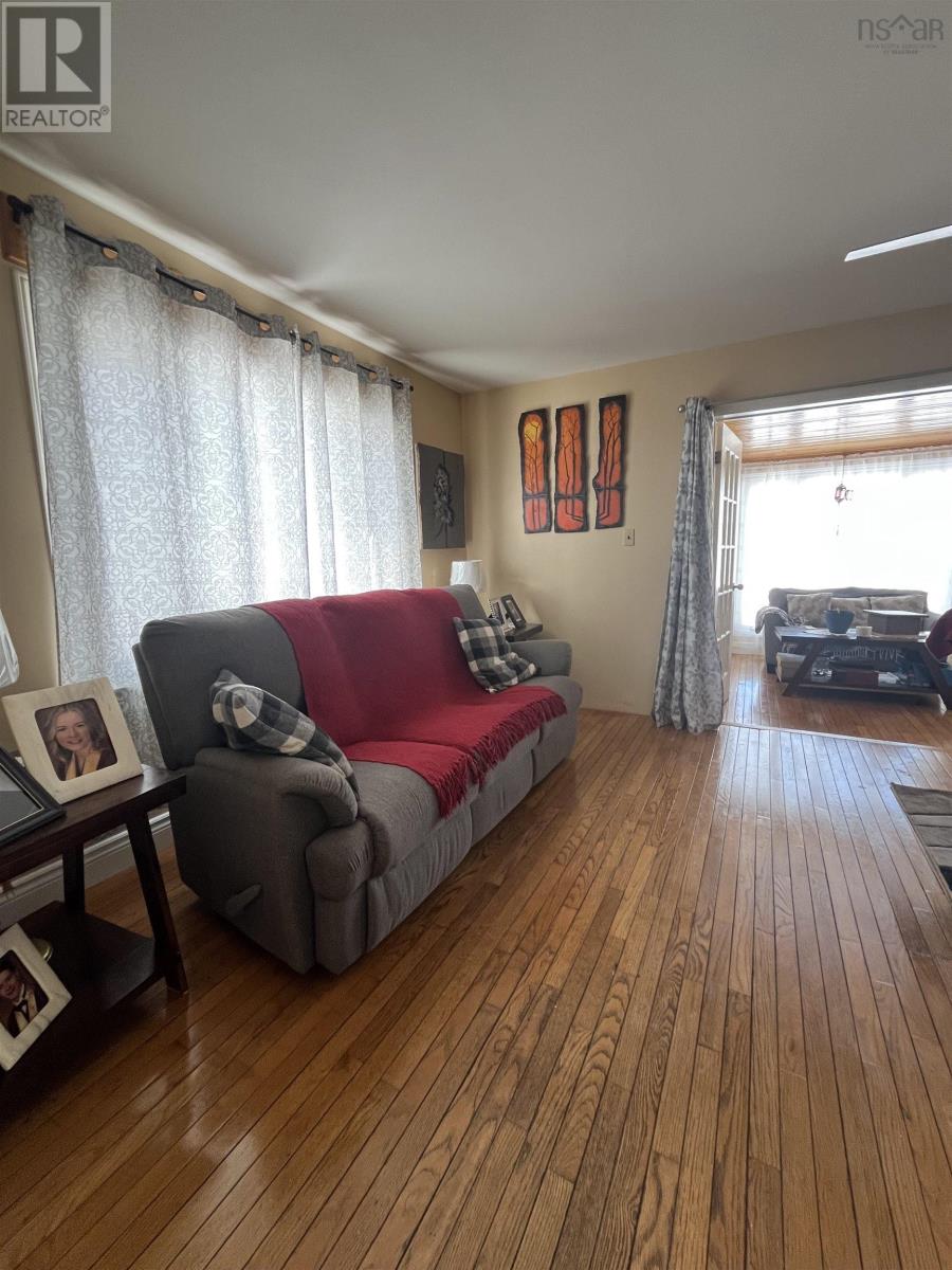 66 Mcgee Street, Springhill, Nova Scotia  B0M 1X0 - Photo 12 - 202602974