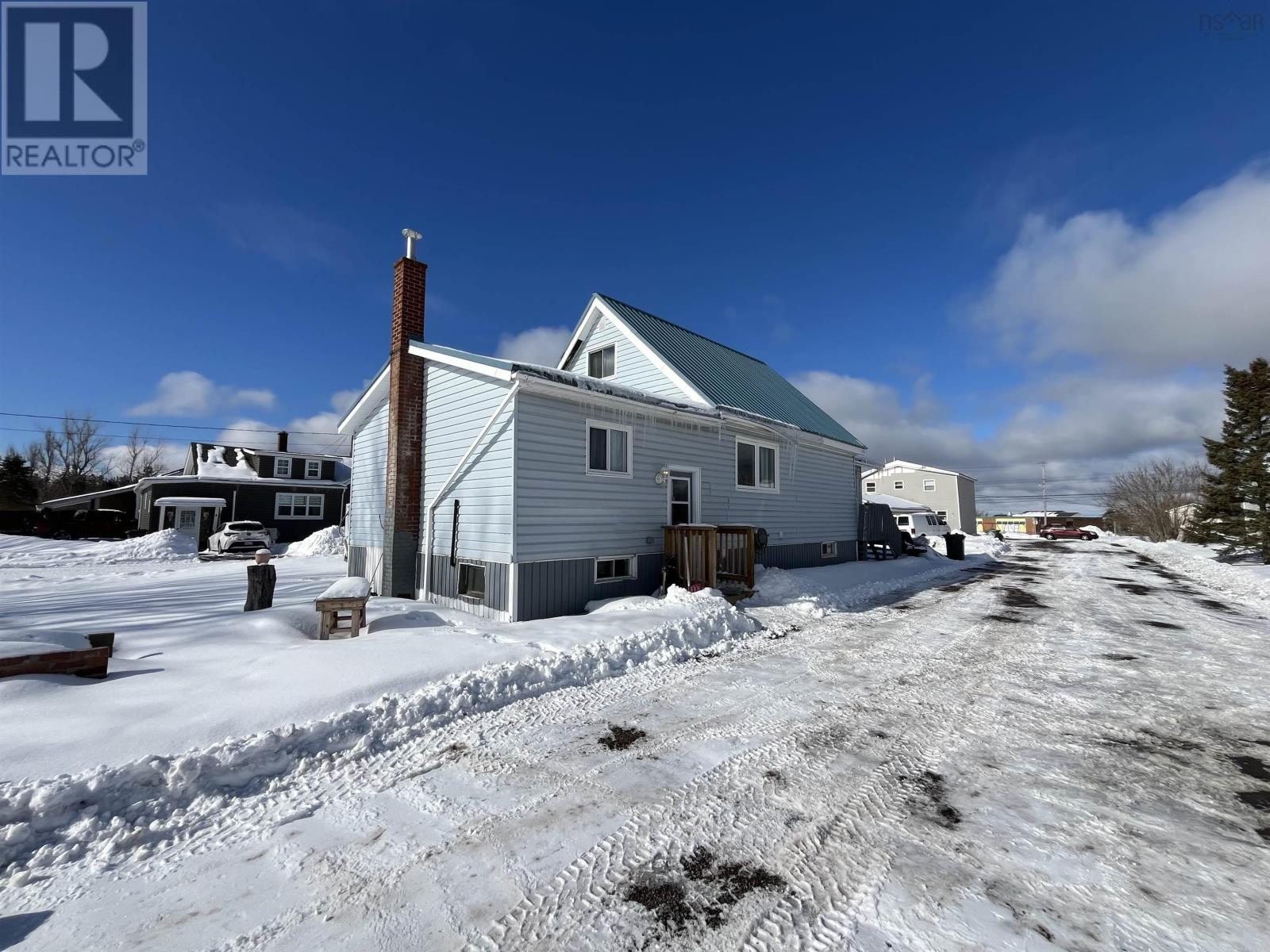 66 Mcgee Street, Springhill, Nova Scotia  B0M 1X0 - Photo 2 - 202602974