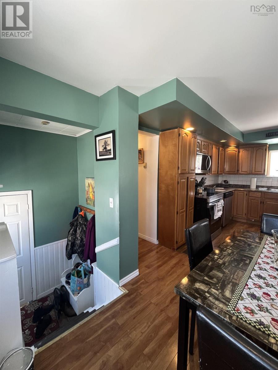 66 Mcgee Street, Springhill, Nova Scotia  B0M 1X0 - Photo 4 - 202602974