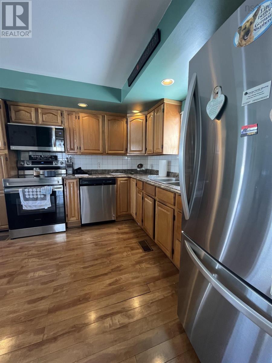 66 Mcgee Street, Springhill, Nova Scotia  B0M 1X0 - Photo 6 - 202602974