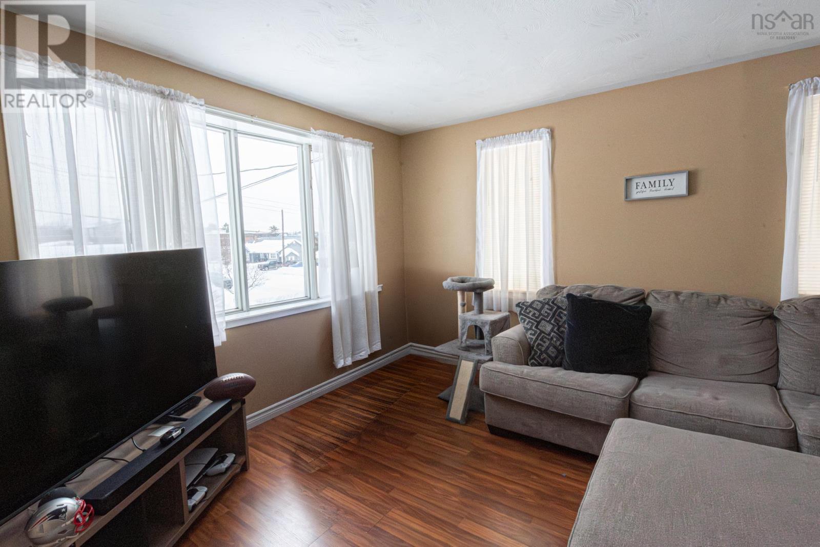 9 Terrace Avenue, Stellarton, Nova Scotia  B0K 1S0 - Photo 2 - 202602981