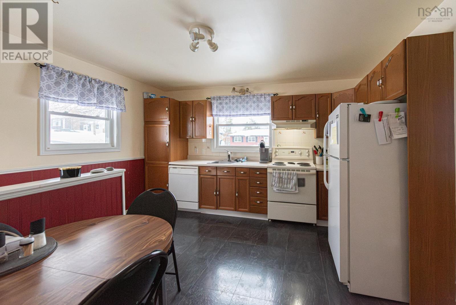 9 Terrace Avenue, Stellarton, Nova Scotia  B0K 1S0 - Photo 7 - 202602981