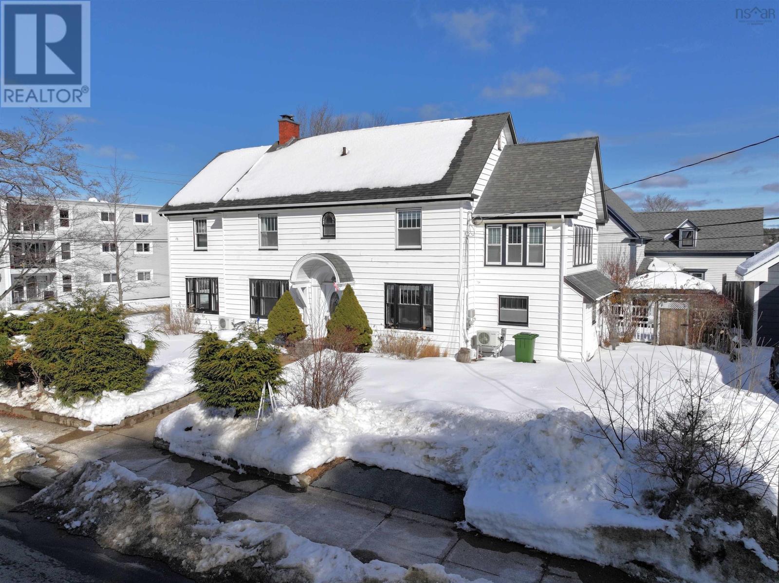 41 Alexandra Avenue, Bridgewater, Nova Scotia  B4V 1H2 - Photo 2 - 202603005