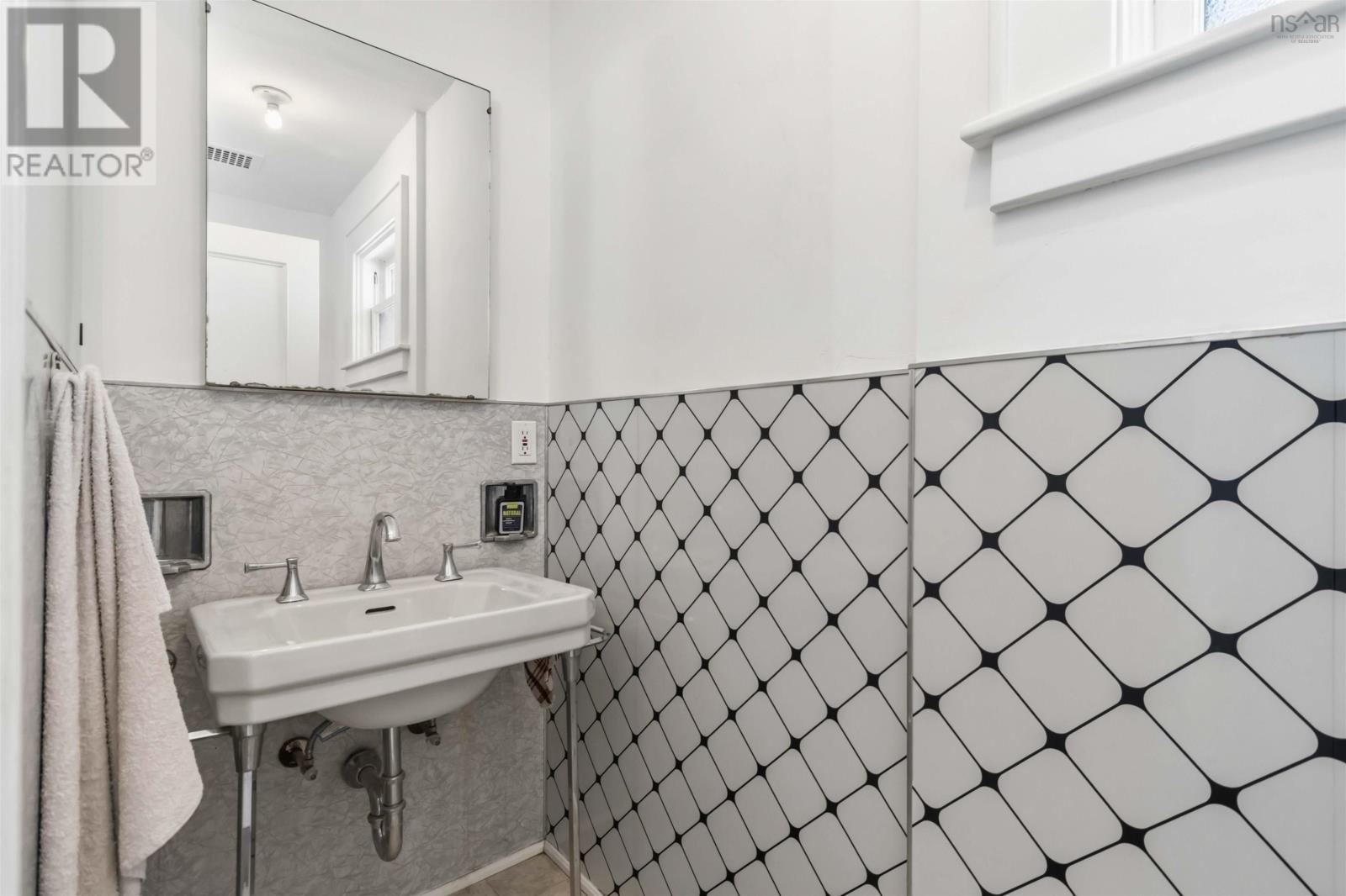 41 Alexandra Avenue, Bridgewater, Nova Scotia  B4V 1H2 - Photo 32 - 202603005