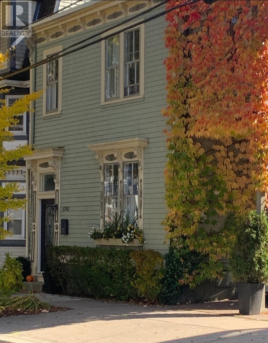 5742 Victoria Road, Halifax, Nova Scotia  B3H 1N2 - Photo 2 - 202603053