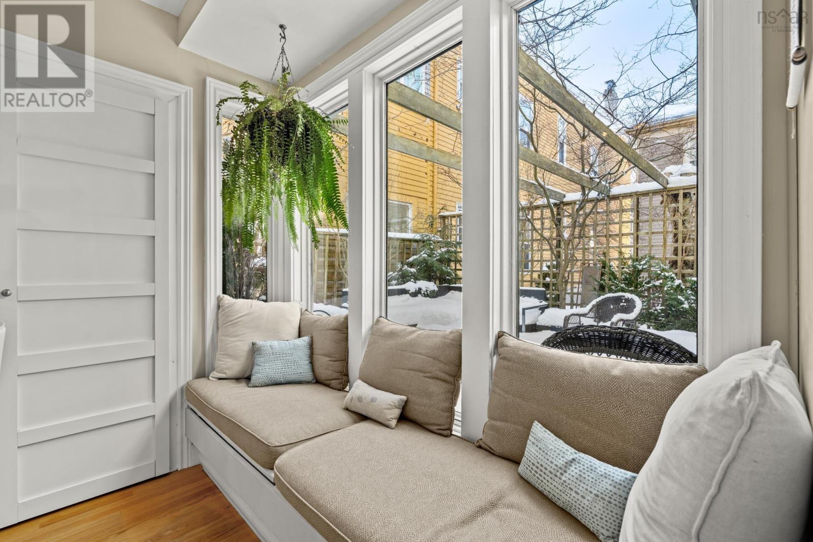 5742 Victoria Road, Halifax, Nova Scotia  B3H 1N2 - Photo 25 - 202603053