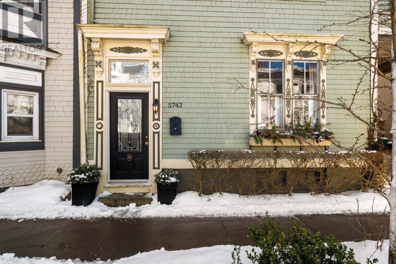 5742 Victoria Road, Halifax, Nova Scotia  B3H 1N2 - Photo 3 - 202603053