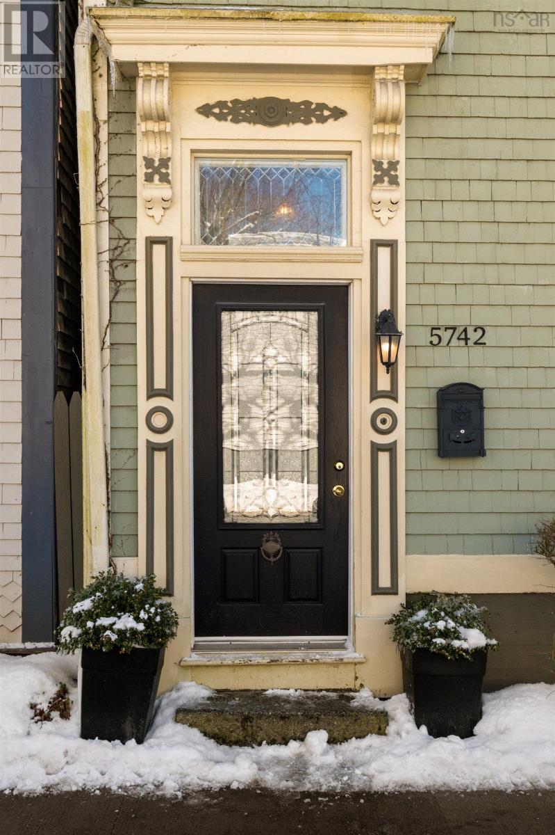 5742 Victoria Road, Halifax, Nova Scotia  B3H 1N2 - Photo 49 - 202603053