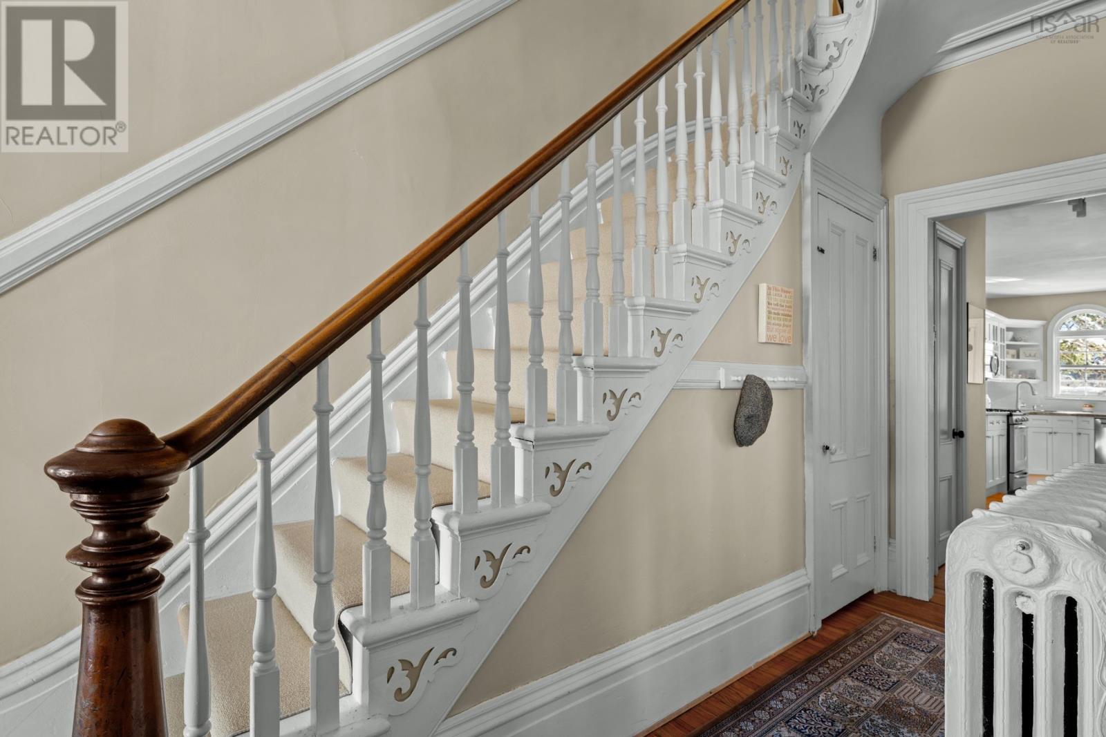 5742 Victoria Road, Halifax, Nova Scotia  B3H 1N2 - Photo 6 - 202603053