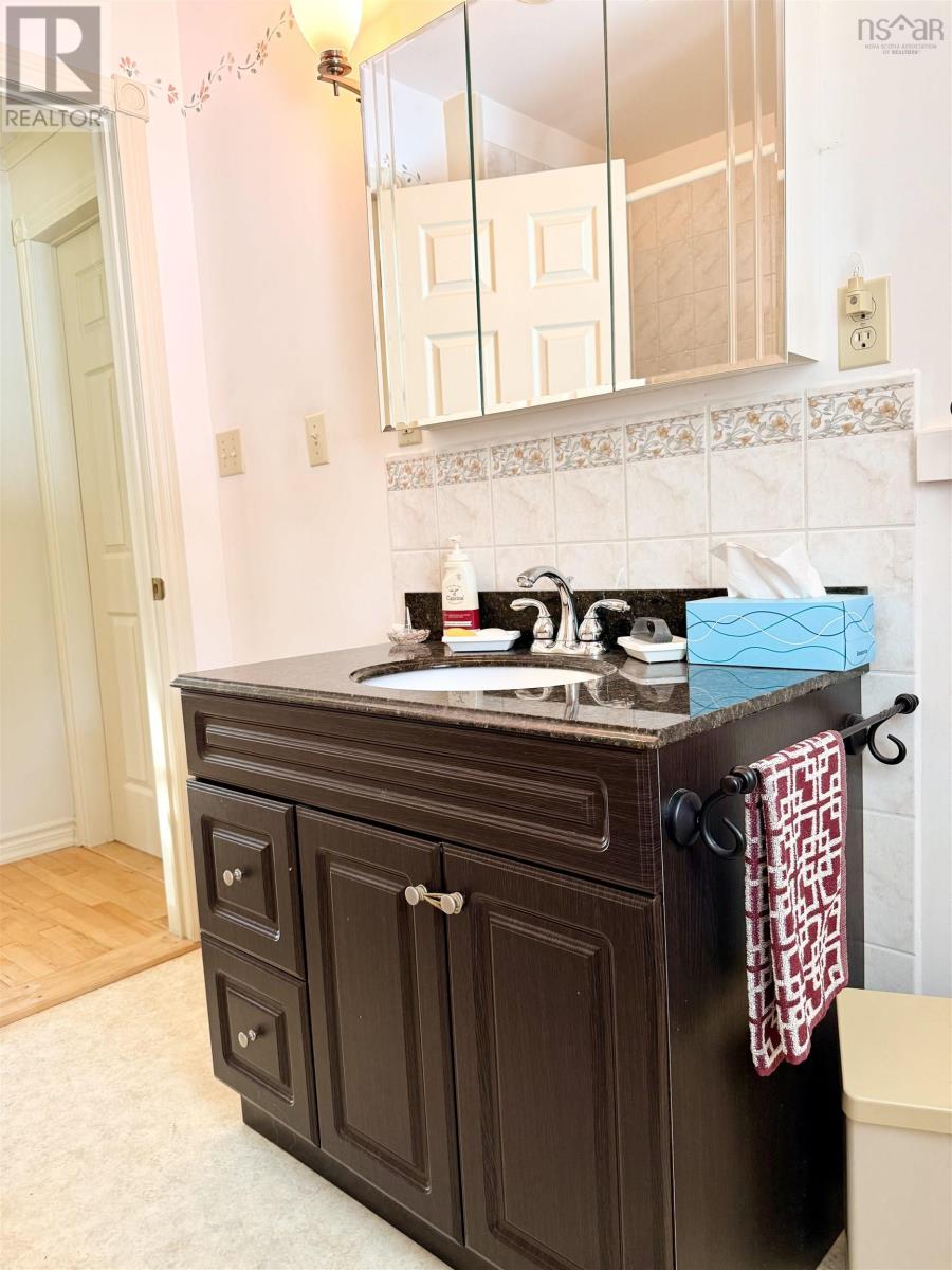 196 Hartz Point Road, Shelburne, Nova Scotia  B0T 1W0 - Photo 19 - 202603112