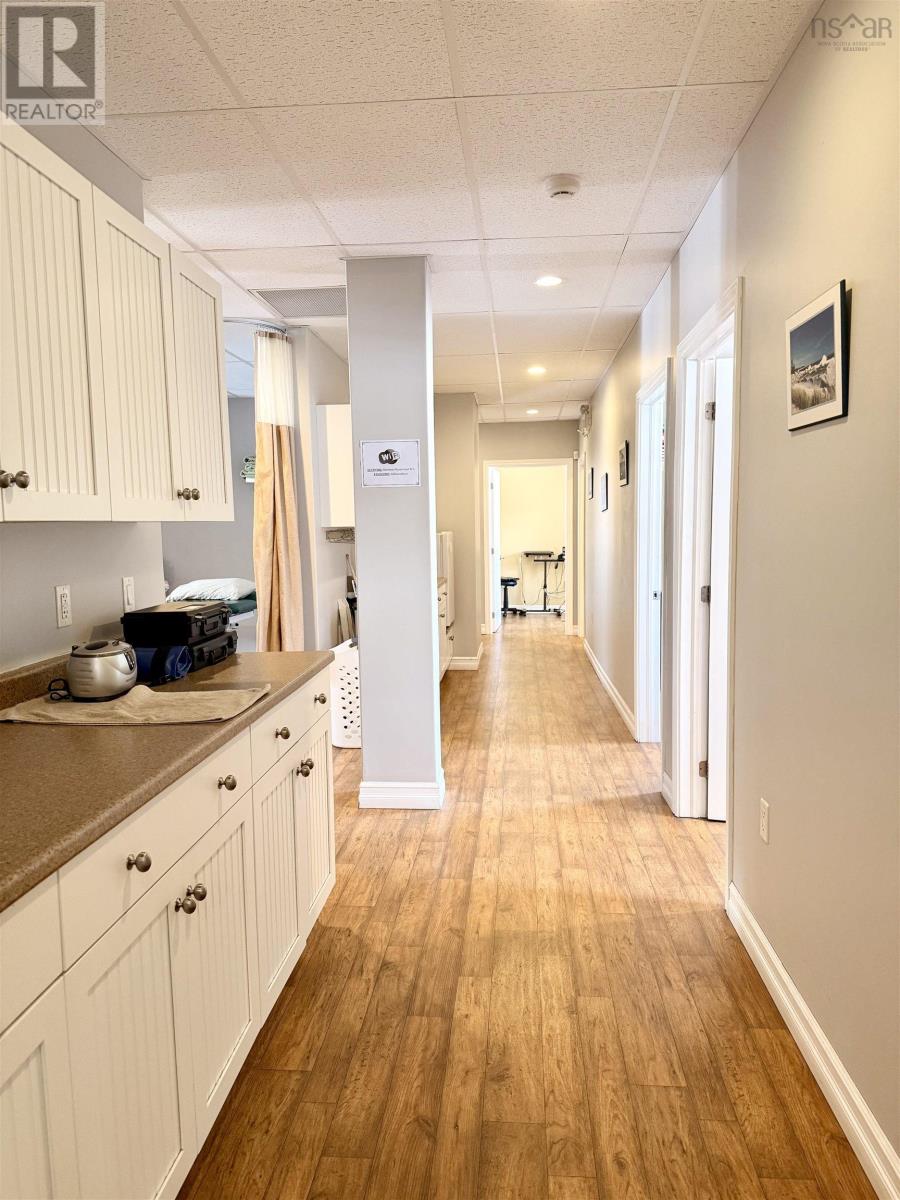 10 Ann Street, Shelburne, Nova Scotia  B0T 1W0 - Photo 7 - 202603273