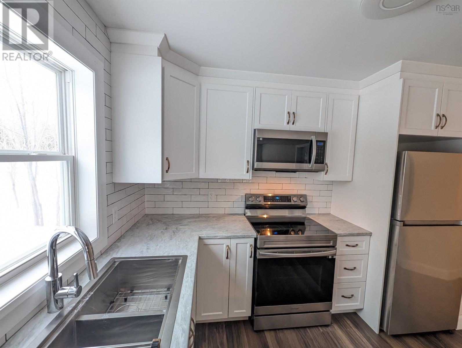 128 & 130 Renfrew Road, Enfield, Nova Scotia  B2T 1M6 - Photo 9 - 202603313