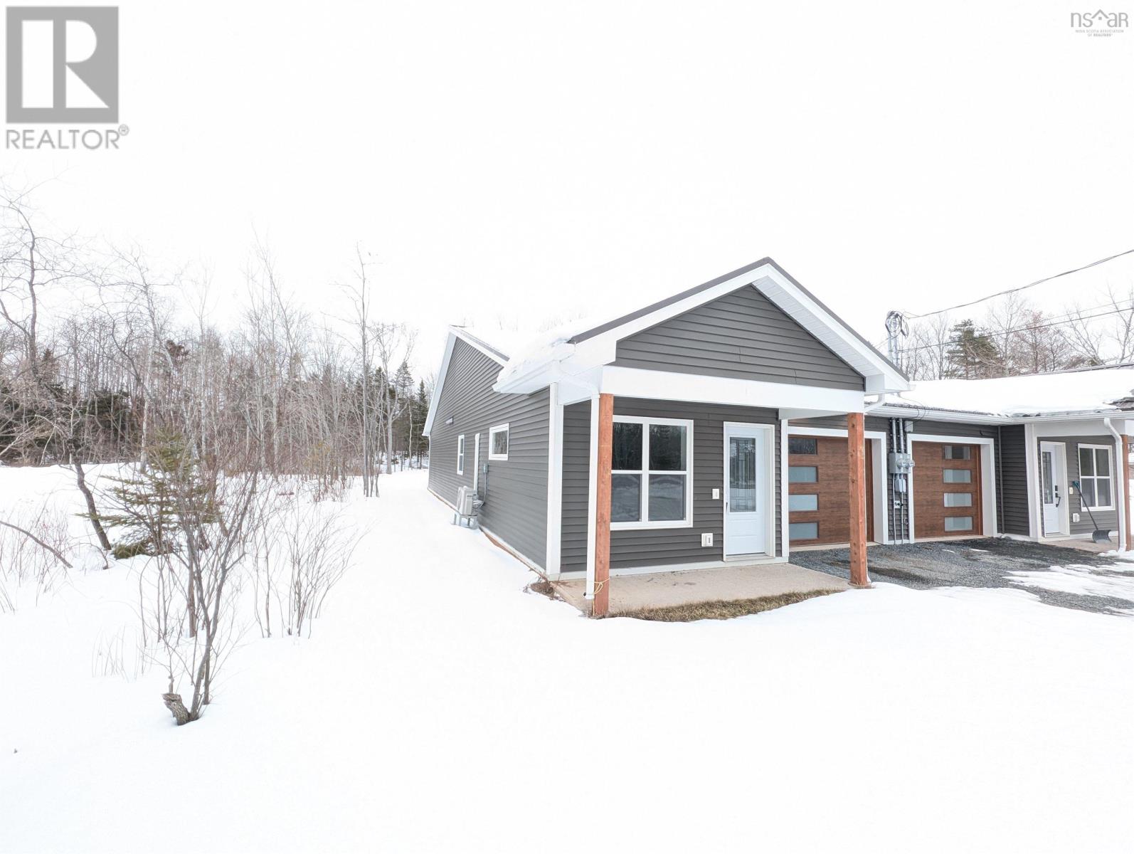 128 & 130 Renfrew Road, Hants, Nova Scotia  B2T 1H6 - Photo 3 - 202603315