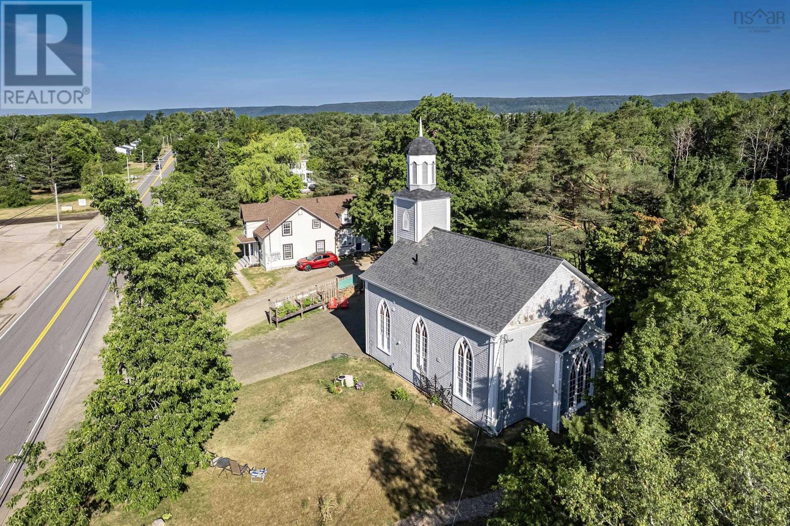 579 Main Street, Lawrencetown, Nova Scotia  B0S 1M0 - Photo 2 - 202603575