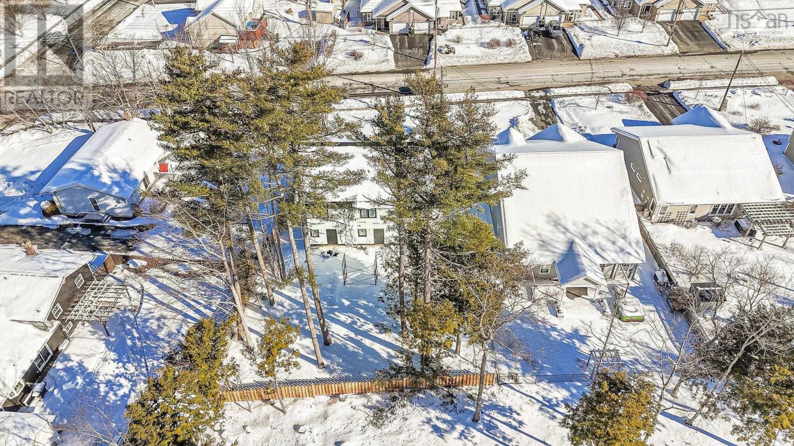 349 Glen Allan Drive, Bridgewater, Nova Scotia  B4V 0A7 - Photo 2 - 202603723