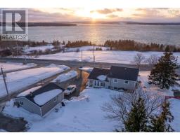 2182 New Waterford Highway, south bar, Nova Scotia