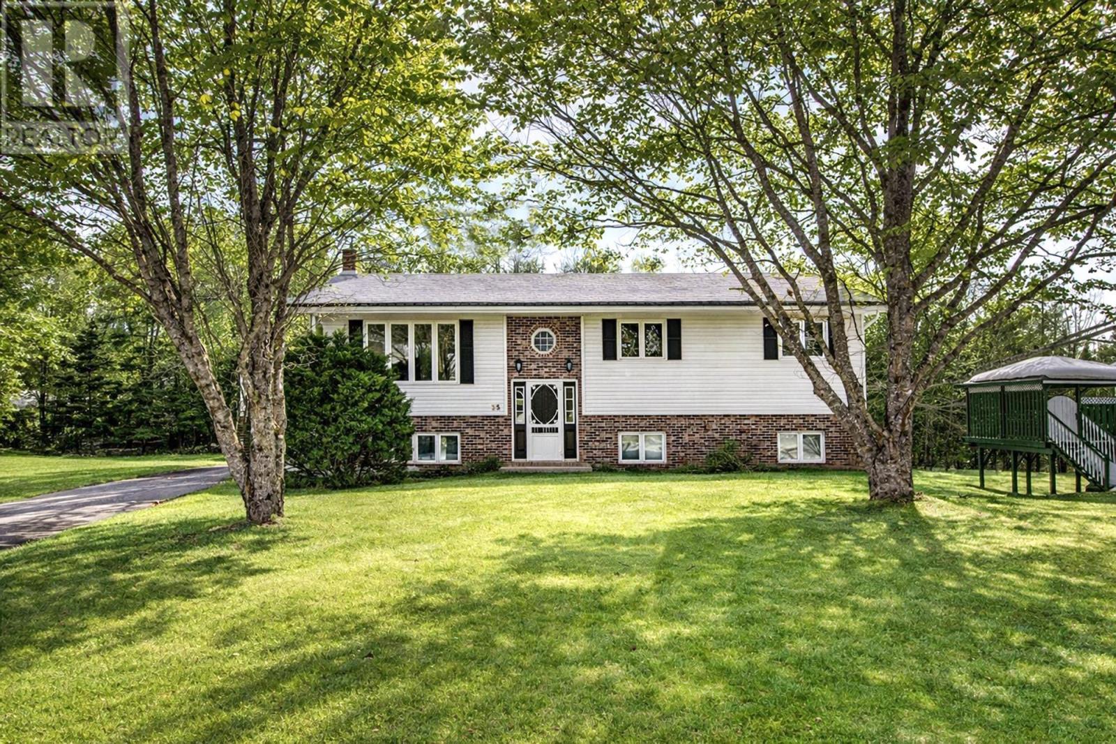 35 Poplar Drive, Lantz, Nova Scotia  B2S 1X1 - Photo 2 - 202603860