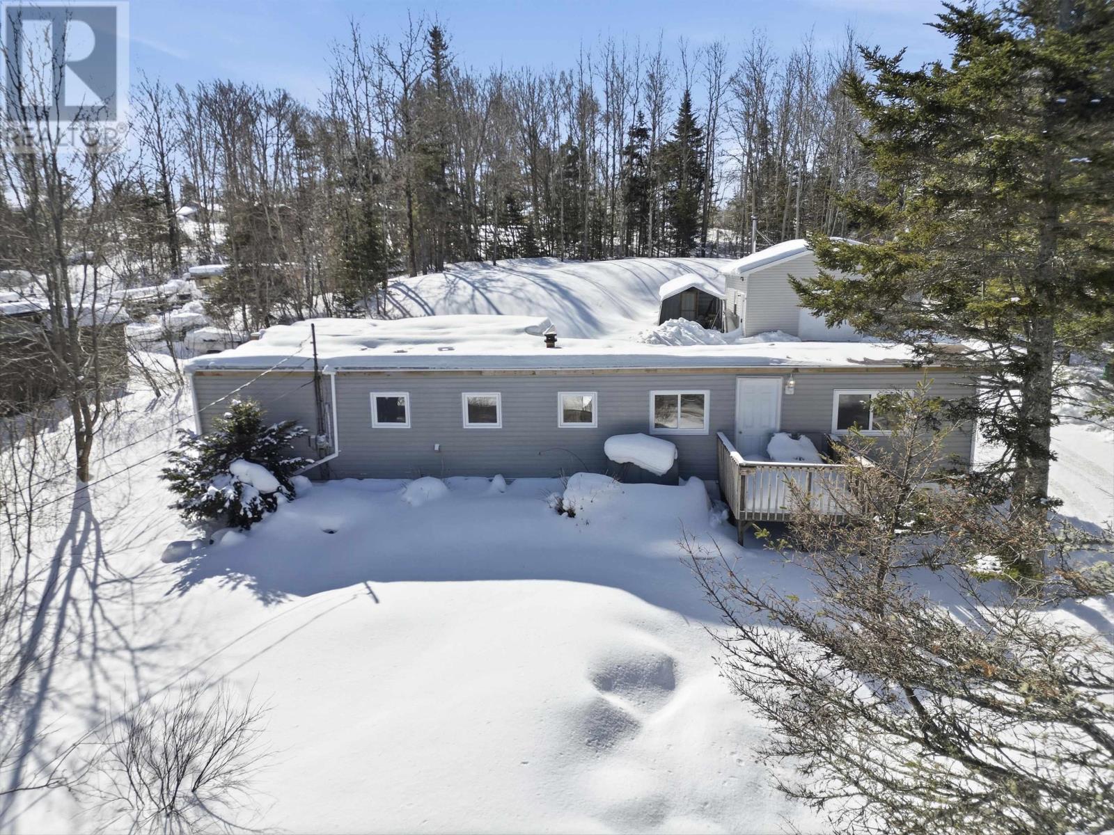 8252 Highway 1, ardoise, Nova Scotia