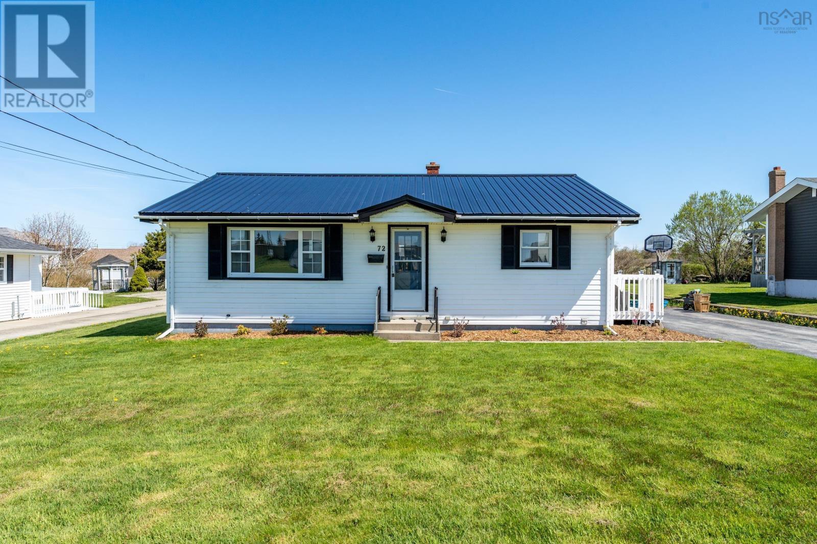 72 Hibernia Street, yarmouth, Nova Scotia