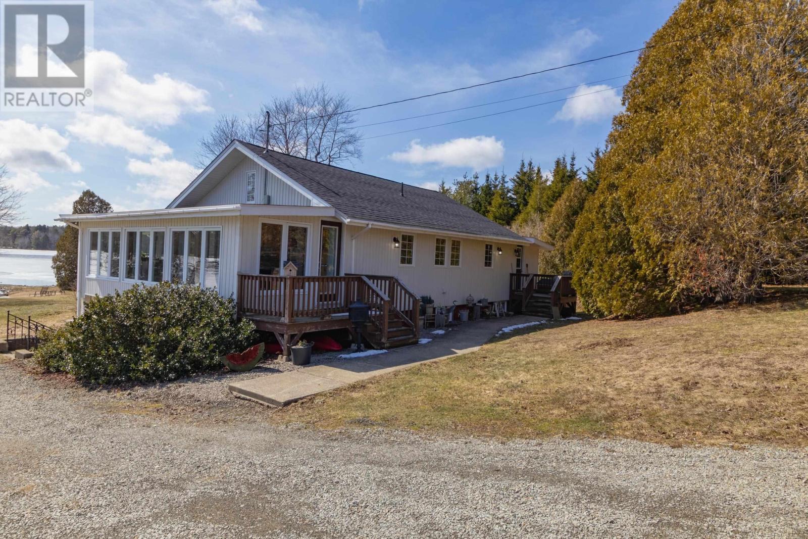 267 Victor Lake Estates Road, Church Point, Nova Scotia  B0W 1M0 - Photo 5 - 202603978