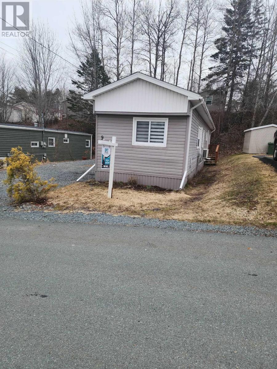 9 Heather Street, Middle Sackville, Nova Scotia  B4E 1C9 - Photo 2 - 202604008