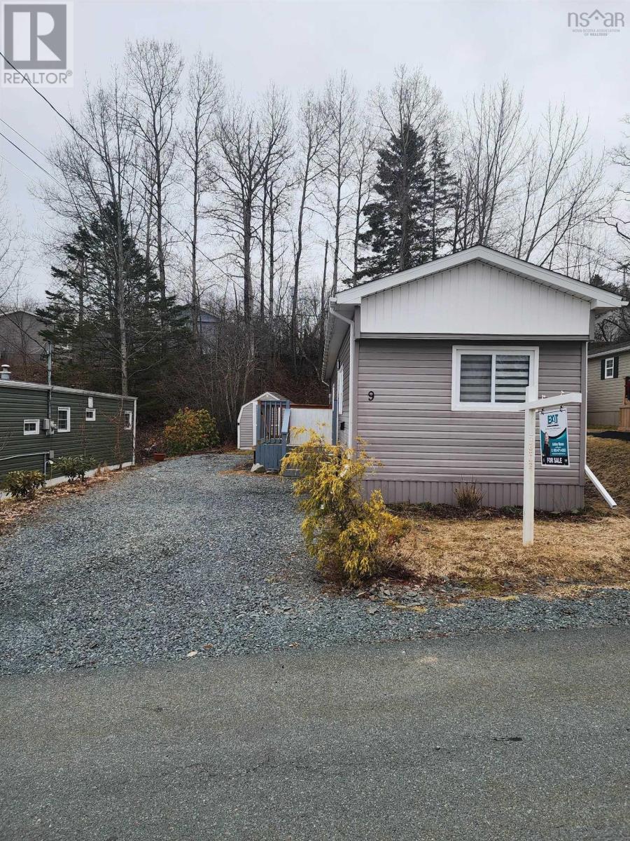 9 Heather Street, Middle Sackville, Nova Scotia  B4E 1C9 - Photo 3 - 202604008
