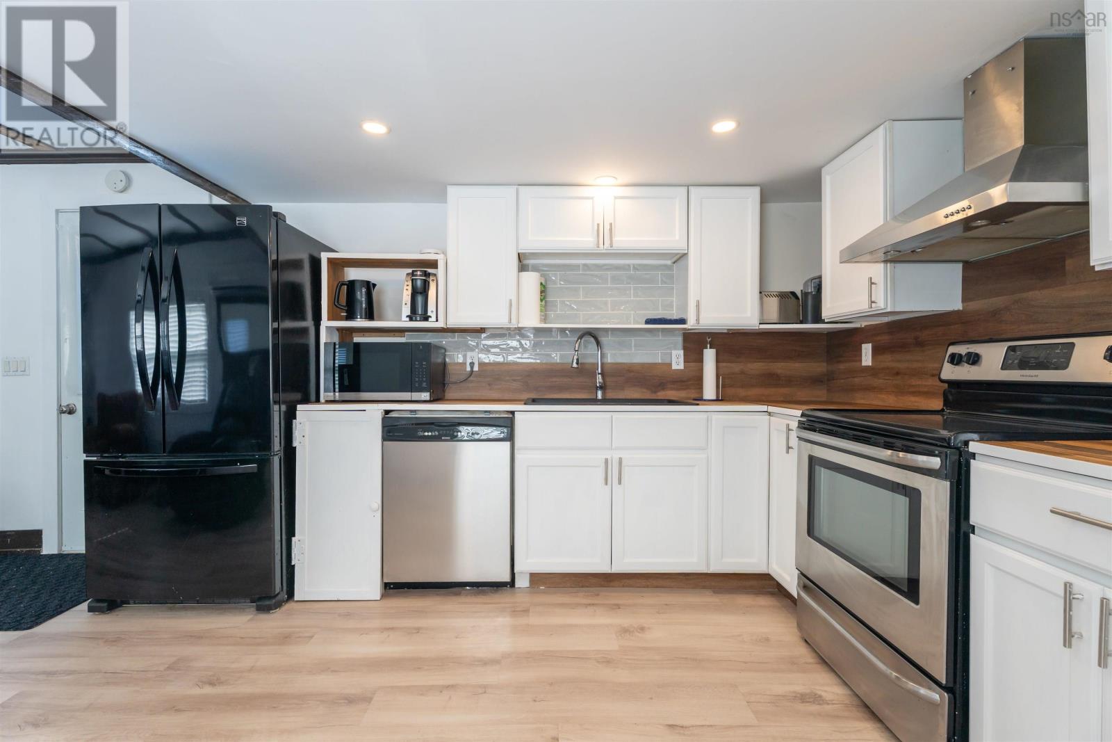 9 Heather Street, Middle Sackville, Nova Scotia  B4E 1C9 - Photo 9 - 202604008