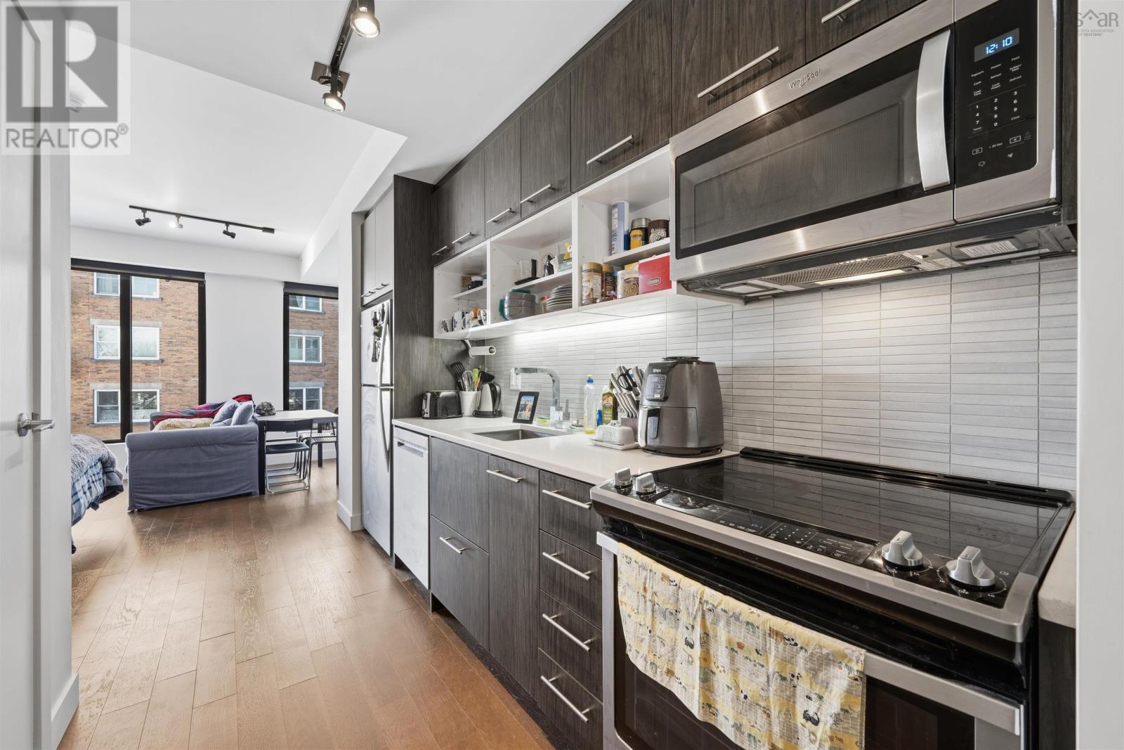 305 1048 Wellington Street, Halifax, Nova Scotia  B3H 0C2 - Photo 5 - 202604042