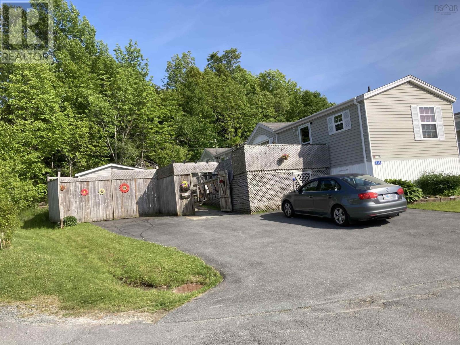 214 Parklane Drive, Lower Sackville, Nova Scotia  B4C 2X1 - Photo 3 - 202604143
