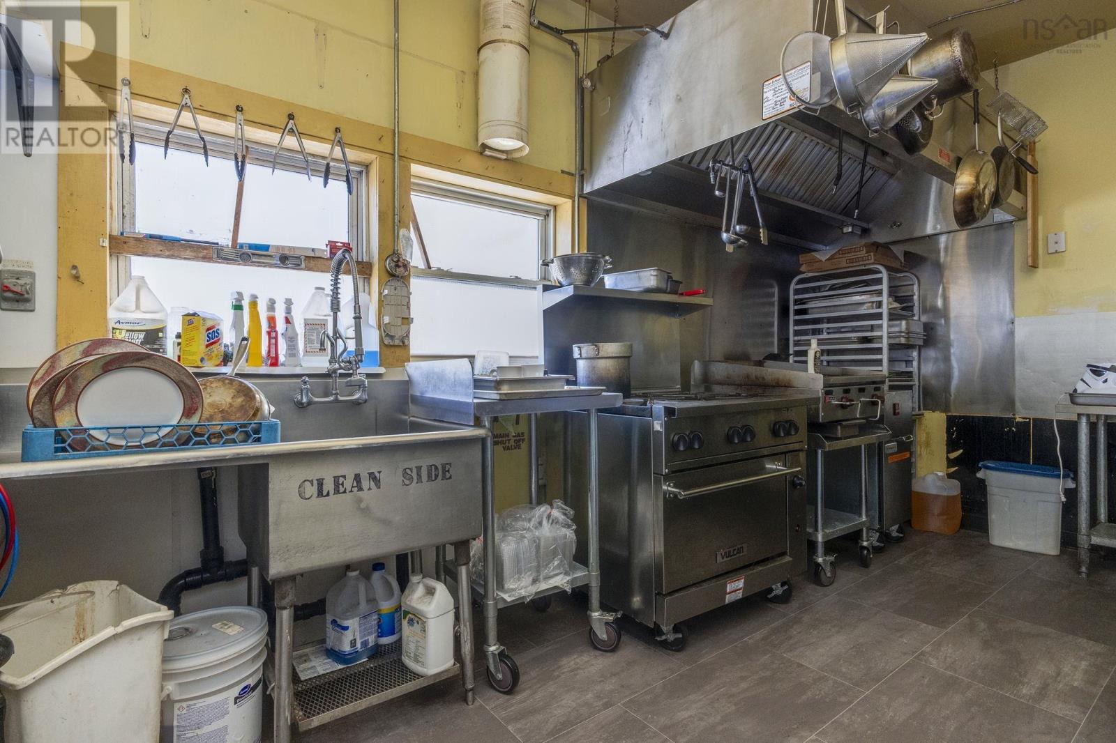 296-300 Main Street, Middleton, Nova Scotia  B0S 1P0 - Photo 11 - 202604206