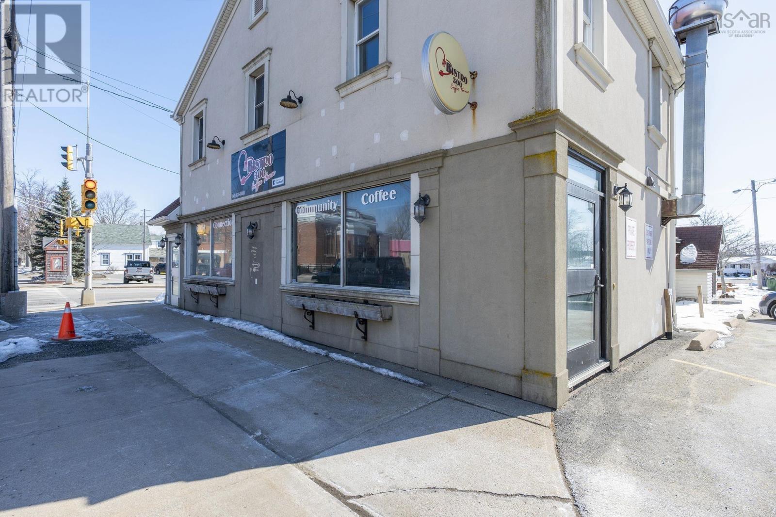 296-300 Main Street, Middleton, Nova Scotia  B0S 1P0 - Photo 2 - 202604206