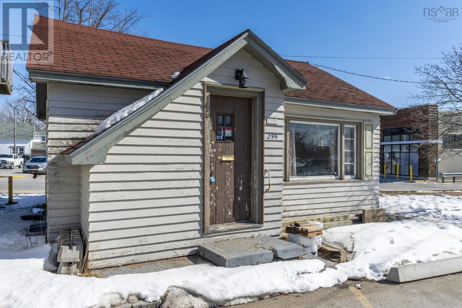 296-300 Main Street, Middleton, Nova Scotia  B0S 1P0 - Photo 3 - 202604206