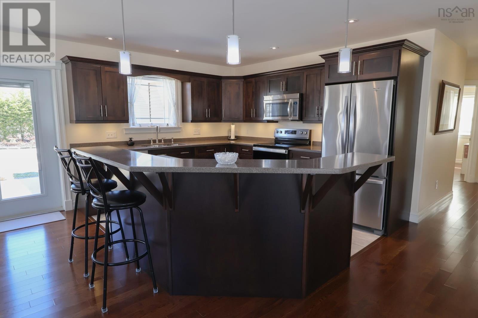 40 Dr Ernst Court, Bridgewater, Nova Scotia  B4V 9A3 - Photo 11 - 202604354