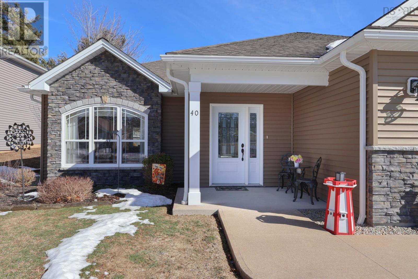40 Dr Ernst Court, Bridgewater, Nova Scotia  B4V 9A3 - Photo 2 - 202604354