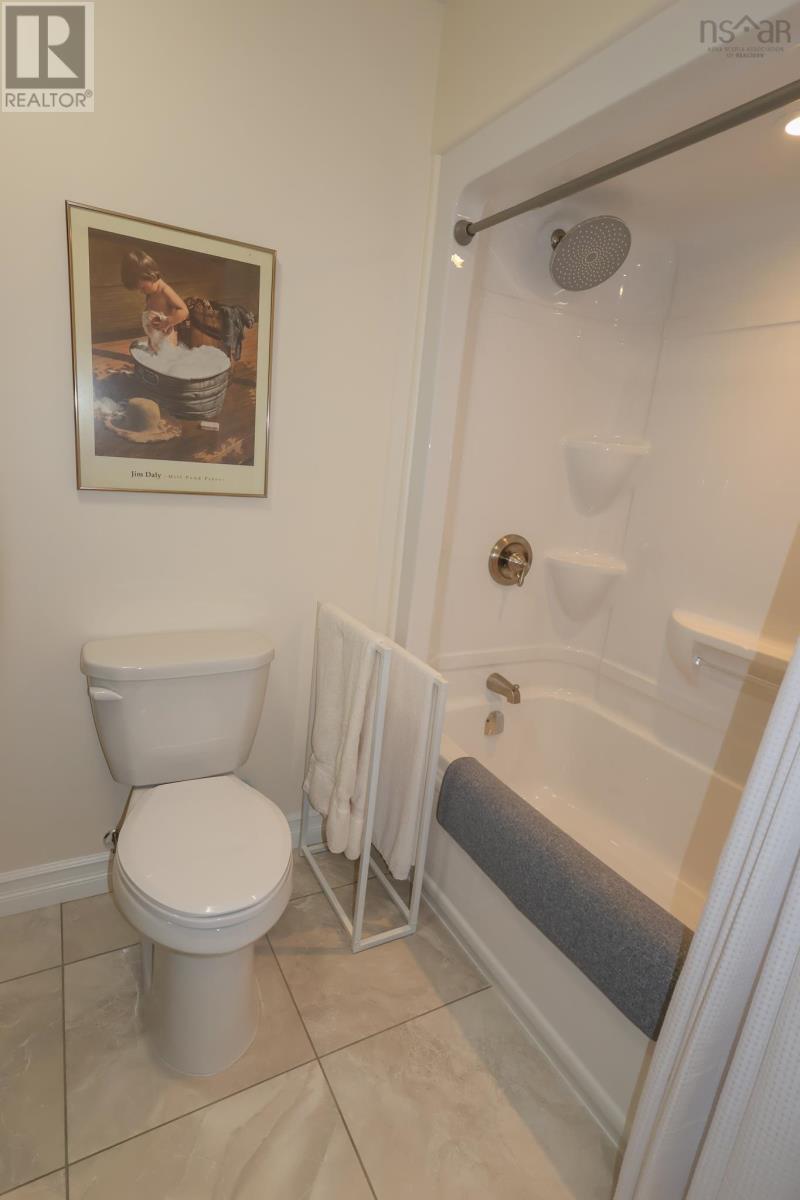40 Dr Ernst Court, Bridgewater, Nova Scotia  B4V 9A3 - Photo 25 - 202604354