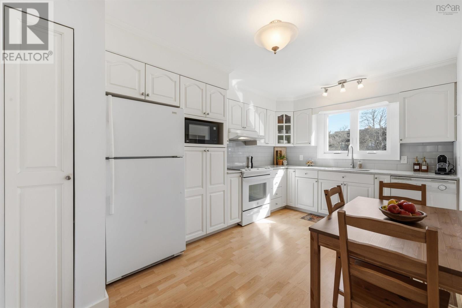 12 Hanover Court, Halifax, Nova Scotia  B3M 3K6 - Photo 9 - 202604356