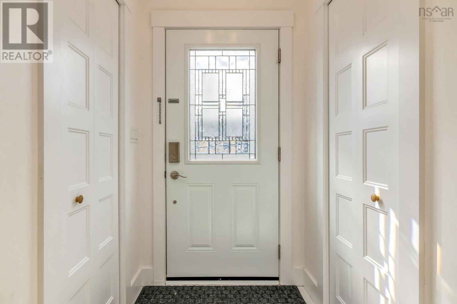 2779 Joseph Howe Drive, Halifax, Nova Scotia  B3L 4G8 - Photo 2 - 202604451