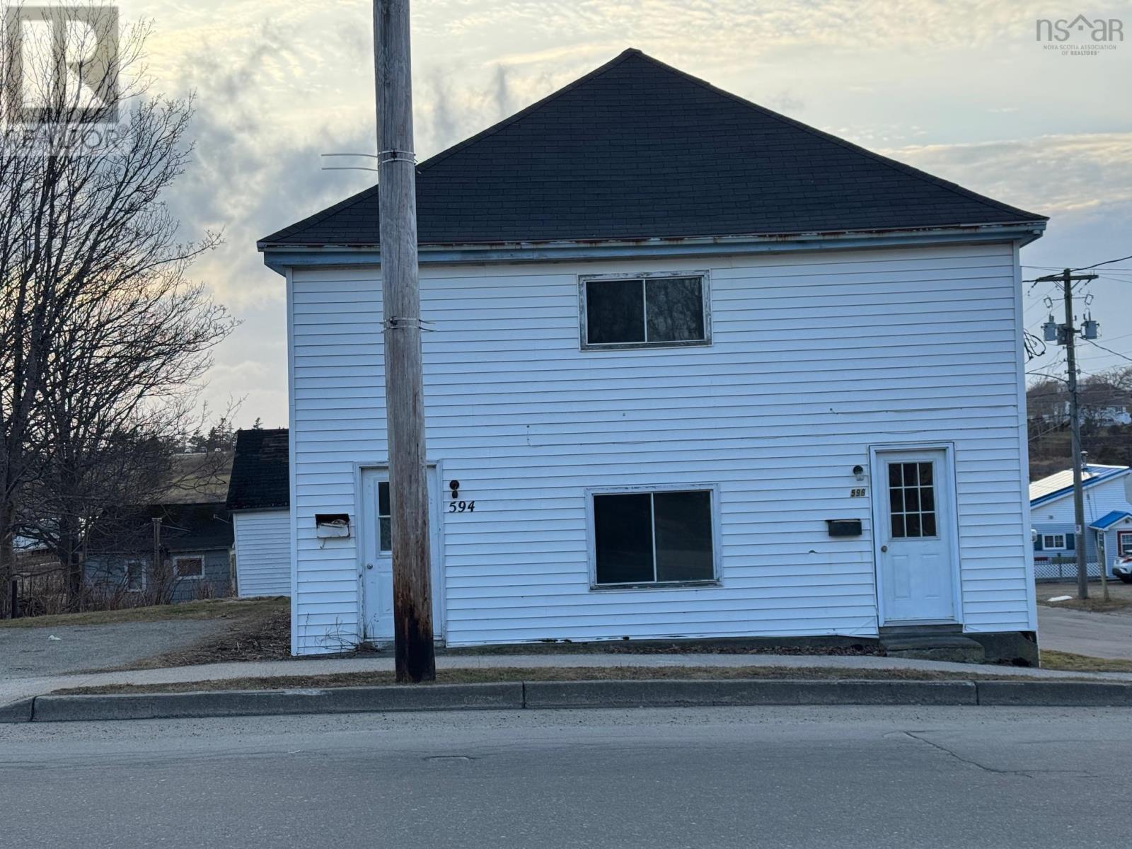 594-596 Main Street|7 Cann Street, yarmouth, Nova Scotia