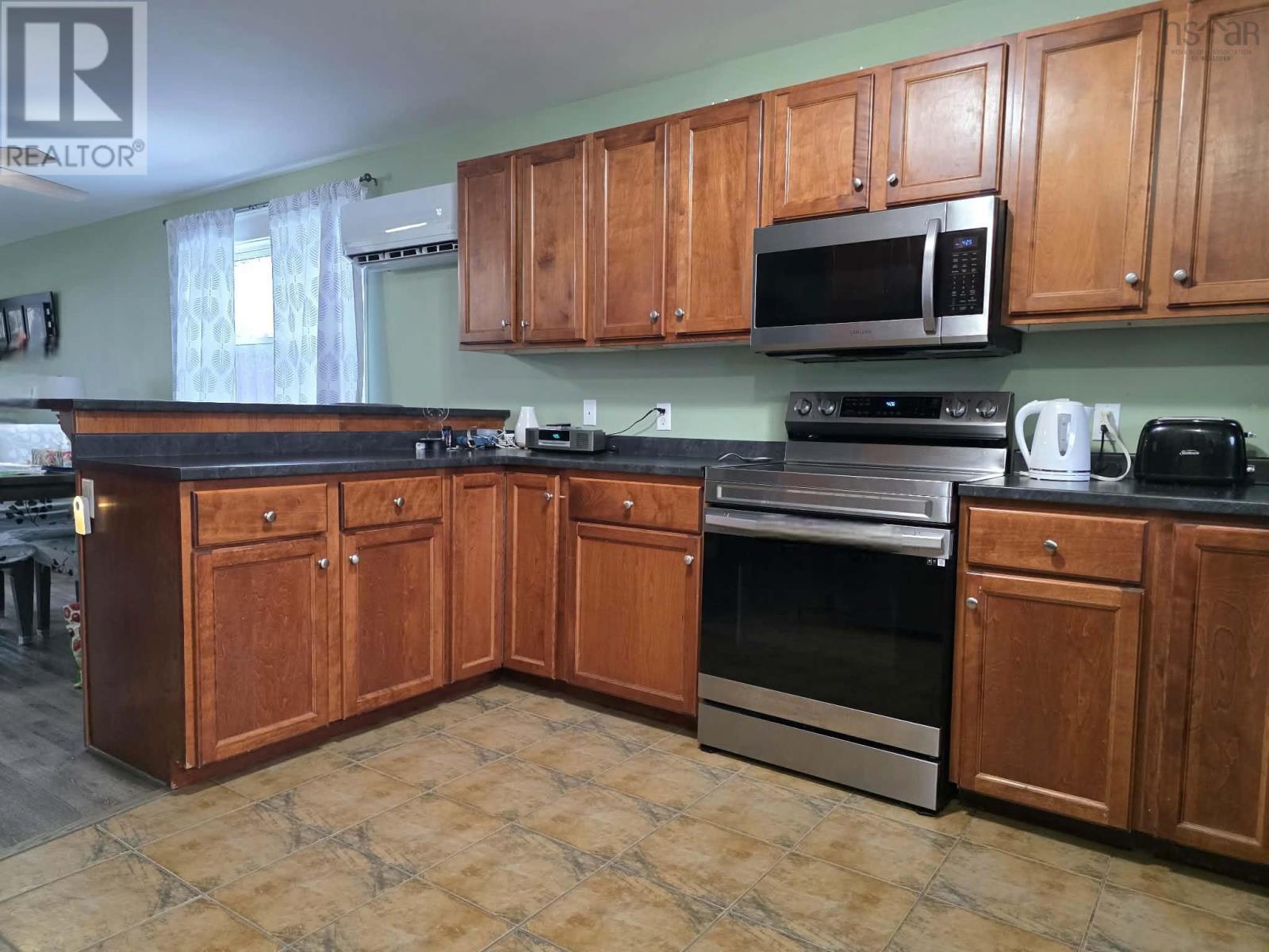 1611 Mackay Street, Westville, Nova Scotia  B0K 2A0 - Photo 3 - 202604554