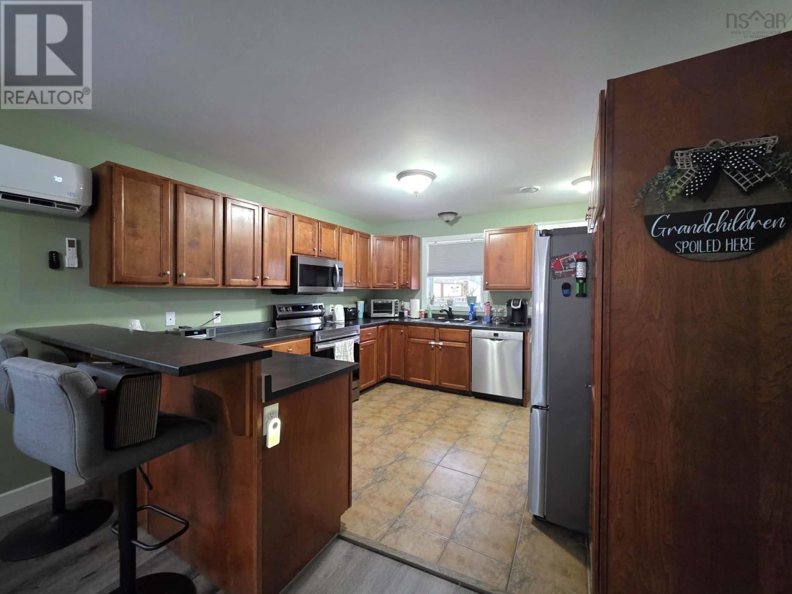 1611 Mackay Street, Westville, Nova Scotia  B0K 2A0 - Photo 4 - 202604554