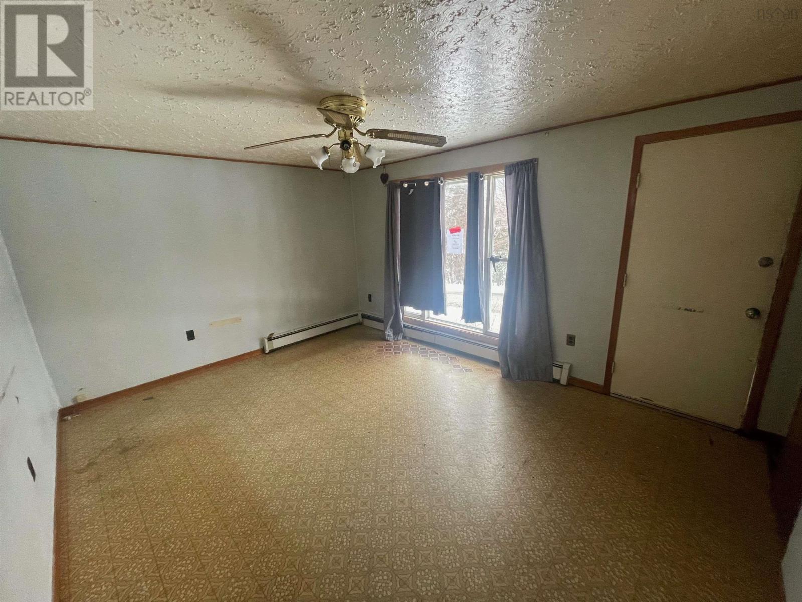 73 Centre Street, North Sydney, Nova Scotia  B2A 3J4 - Photo 5 - 202604583