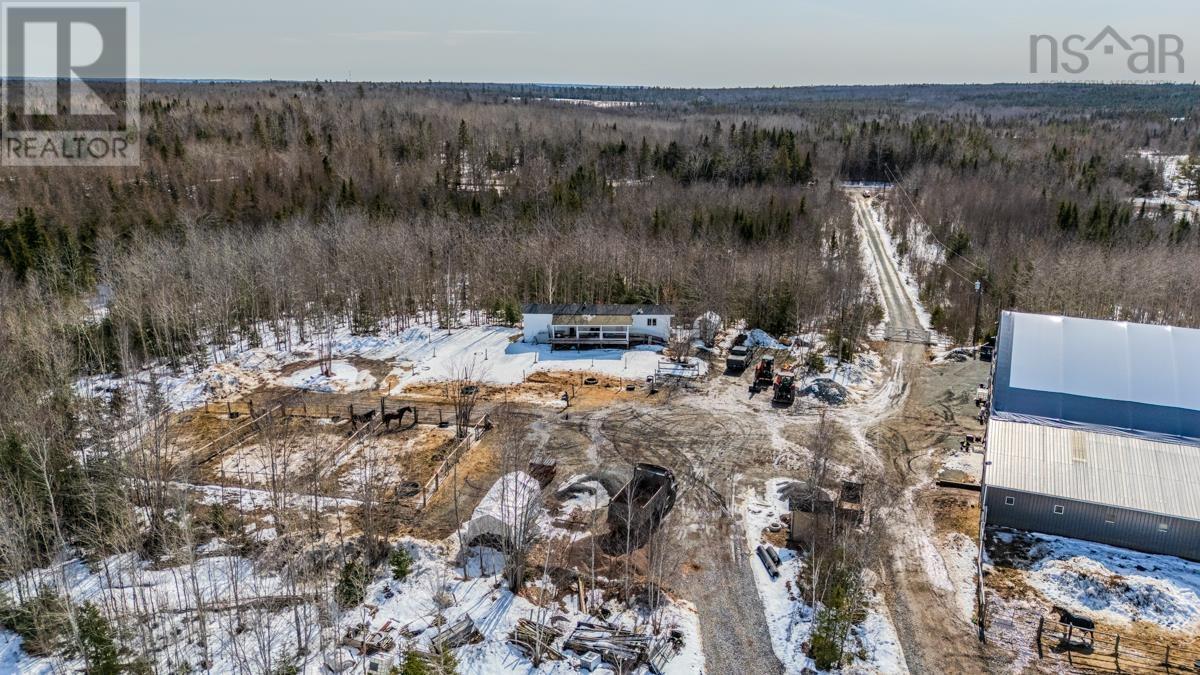 1554 Pleasant Valley Road, Pleasant Valley, Nova Scotia  B0N 1C0 - Photo 3 - 202604611