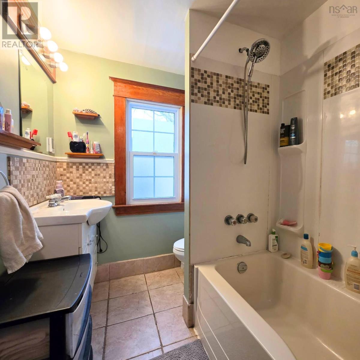 120 Cornishtown Road, Sydney, Nova Scotia  B1Y 2Y2 - Photo 13 - 202604805