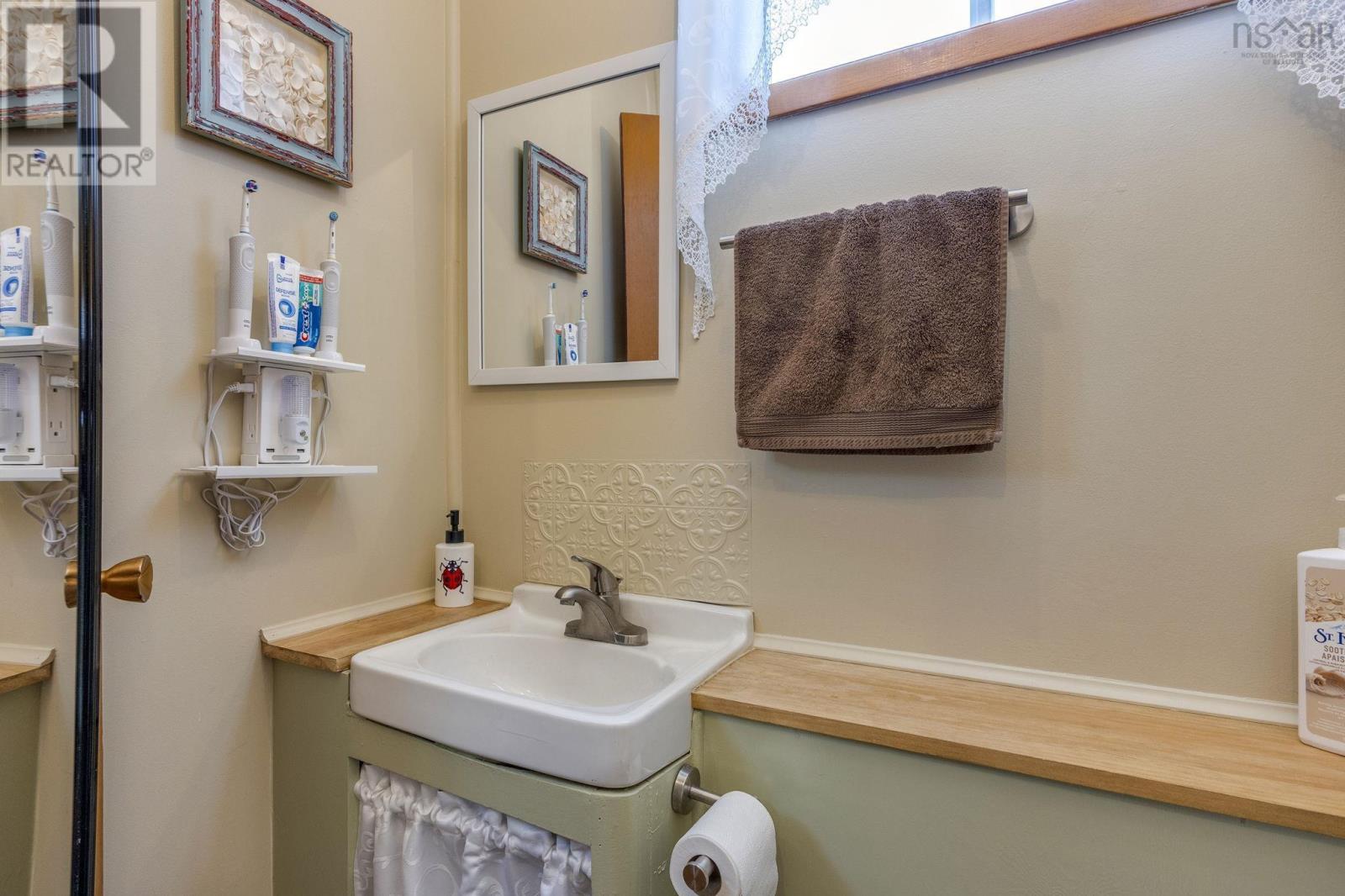 35 Pleasant Street, Melvern Square, Nova Scotia  B0P 1R0 - Photo 4 - 202605218